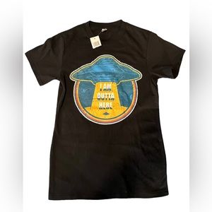 Unisex black t-shirt with UFO “I’m outta here” logo on front size small NWT*🛸👽